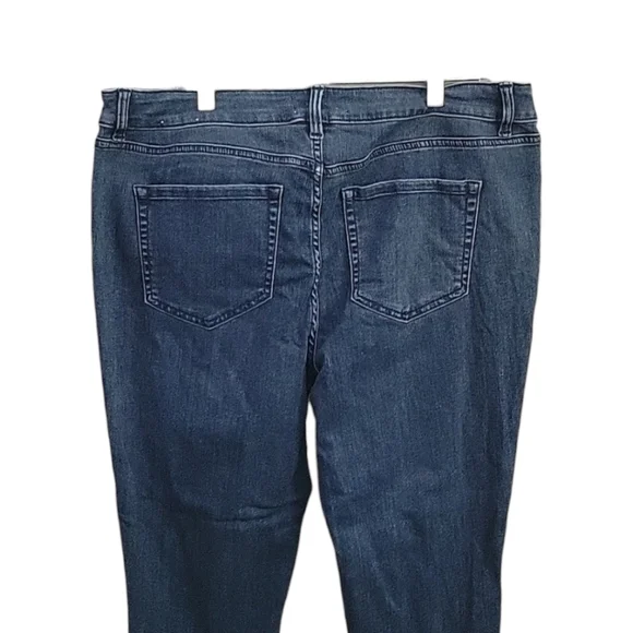 Lane Bryant Mid Rise Super Stretch Skinny Jeans w Petaled Distressed Hem Size 16 - Picture 8 of 10